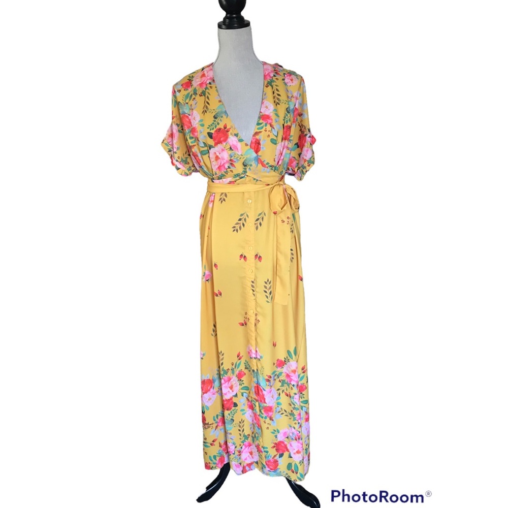 Women’s White Closet Floral Maxi Dress, size Small